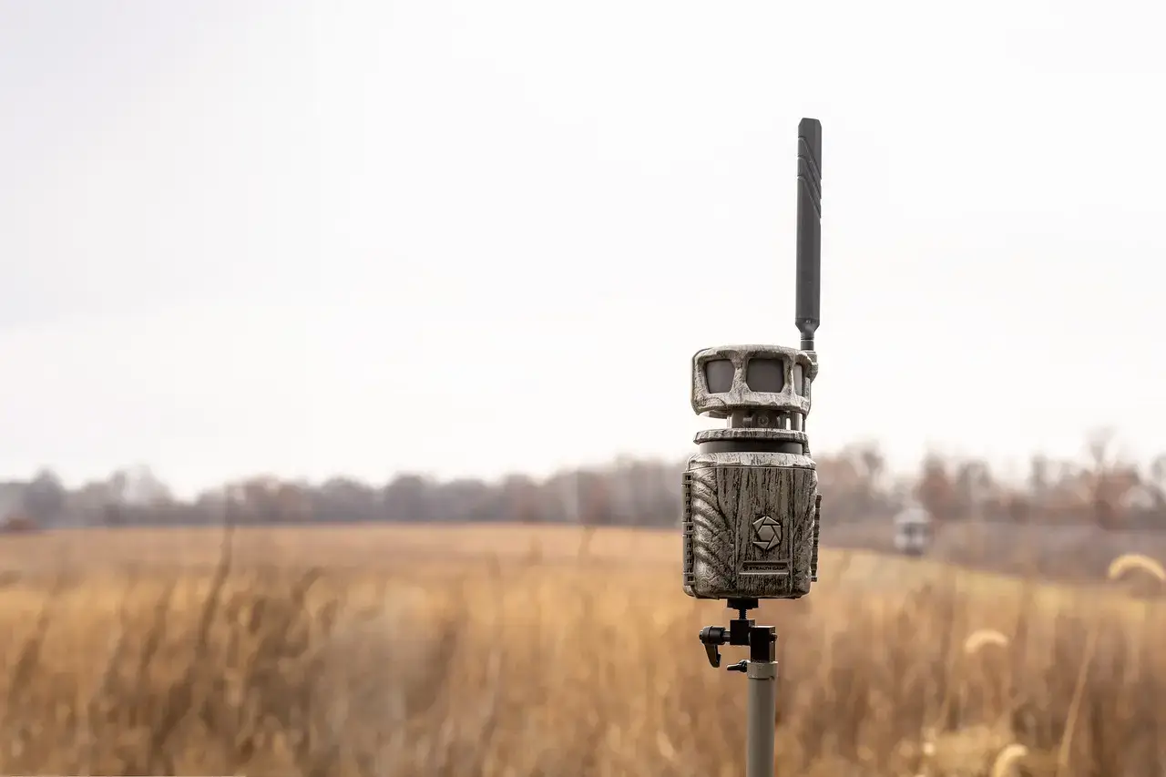 REVOLVER PRO??/ 40MP / 360? CELLULAR TRAIL CAMERA - Image 2