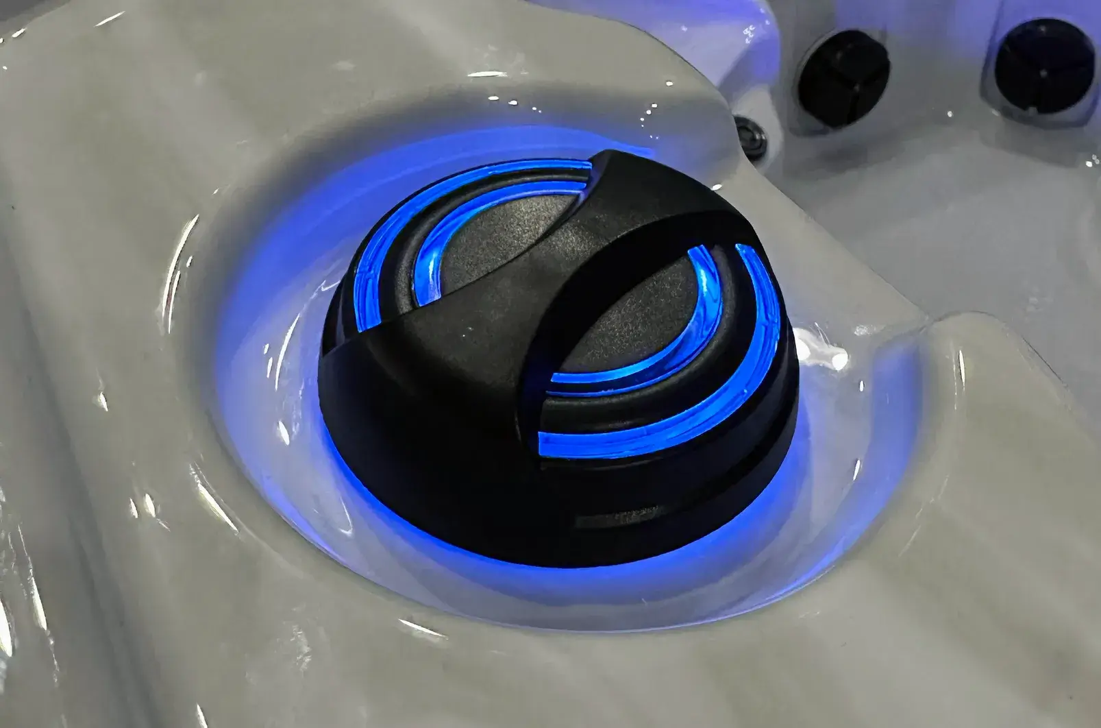 Bimini Lounger Jet Controls